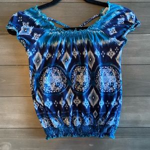 Cute fun blouse, light weight